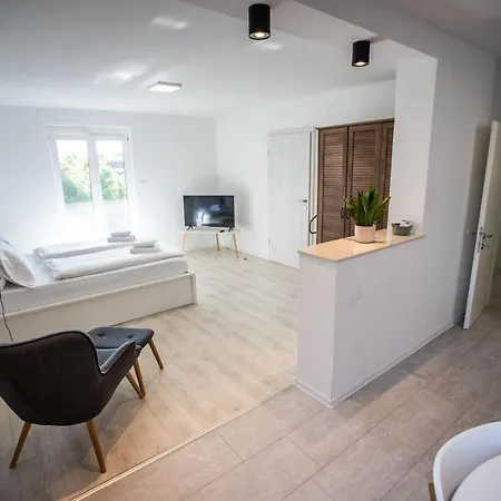 Apartman Aloha *